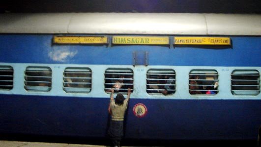 Train - Himsagar, the train with the longest route in India (Jammu Tawi to Kanyakumari)